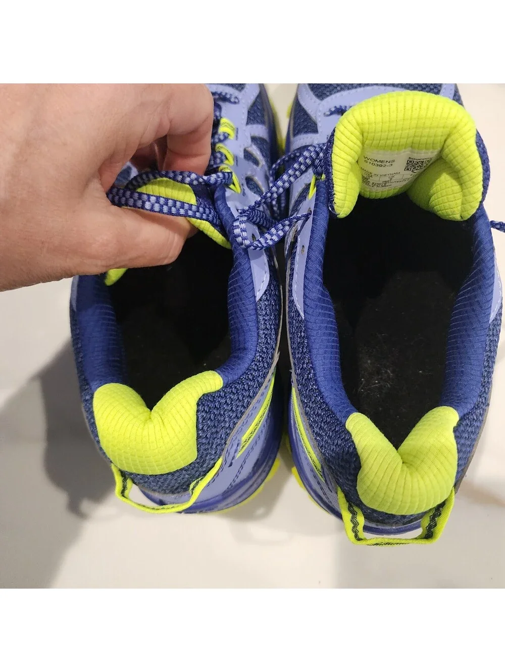 Saucony womans Trail Running Shoes Size 10 Blue and Yellow